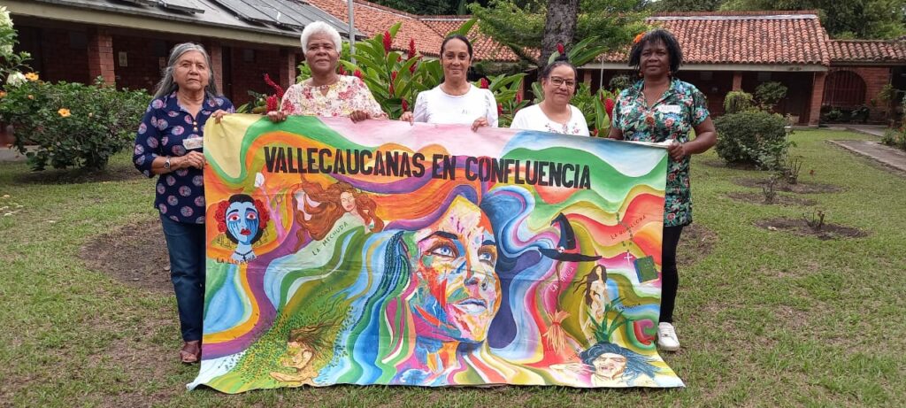Gruppe von weiblichen Führungskräften für einen Frieden ohne Gewalt gegen Frauen (C: Fabio Mesa) 